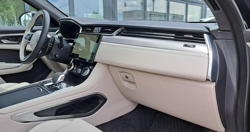 Jaguar F-Pace cena 349900 przebieg: 8200, rok produkcji 2023 z Szadek małe 781